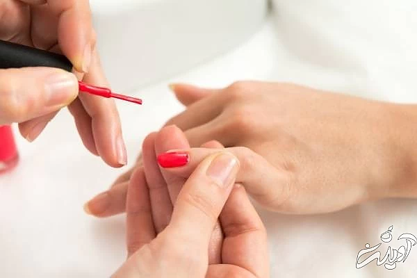 تمیزکردن لاک ناخن